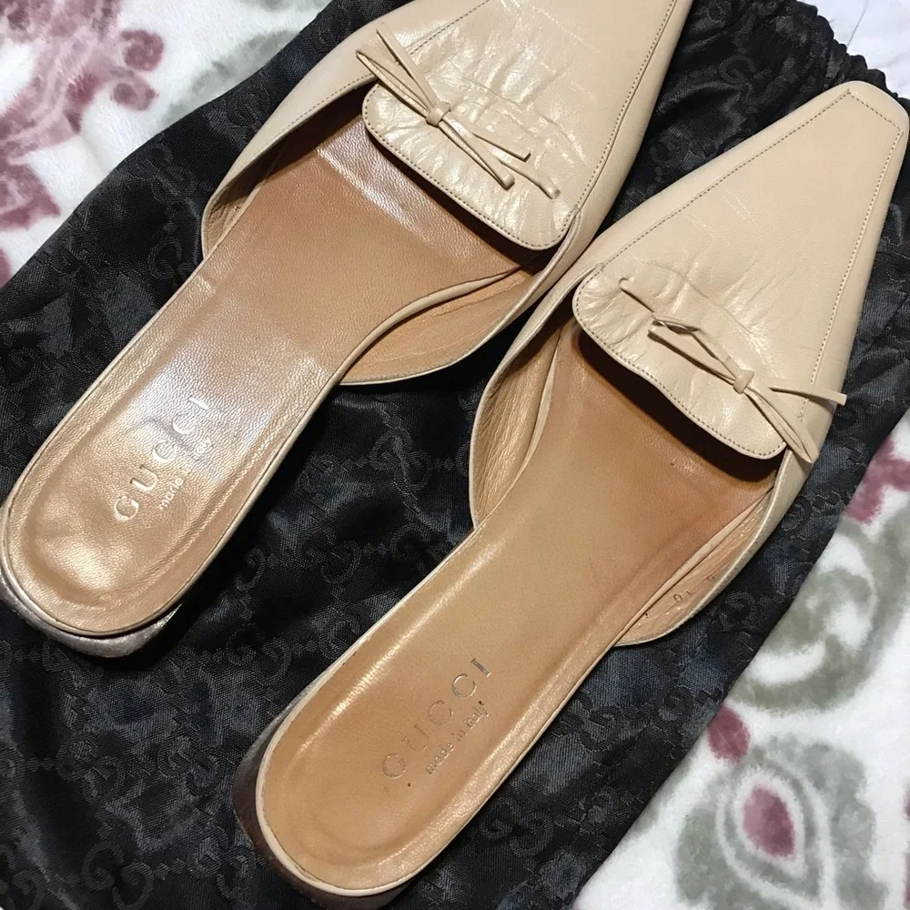 Gucci Cream Leather Flats - Picture 2 of 4